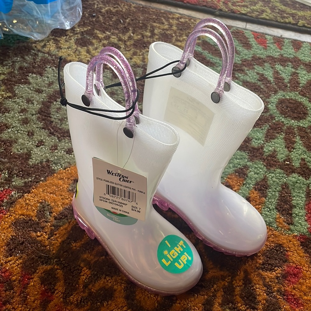 Light up rain boots size 7